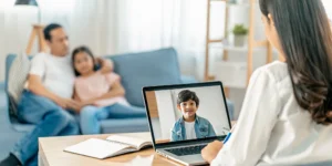 Student exploring the benefits of bilingual education online