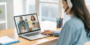 Expat middle school student in an online bilingual class.